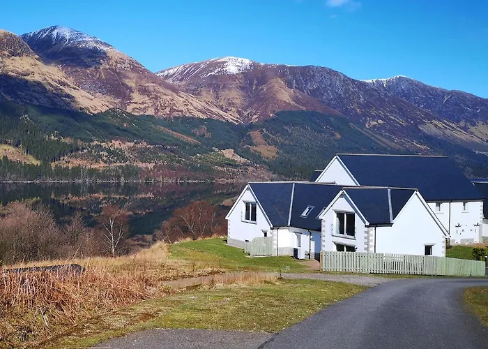 Lochside, 1 The Corries